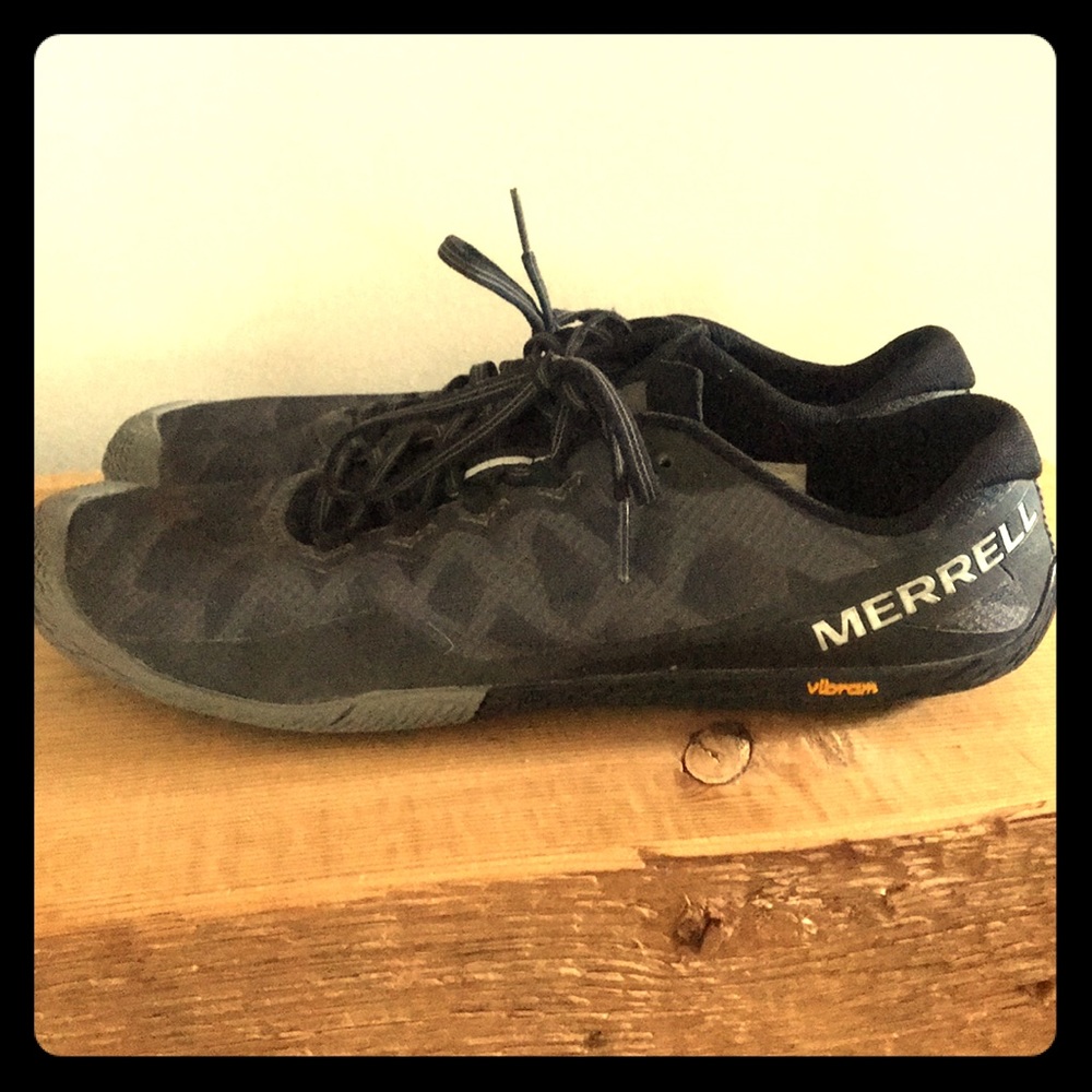 Merrill Vapor Glove 3 Men’s Barefoot Sneaker